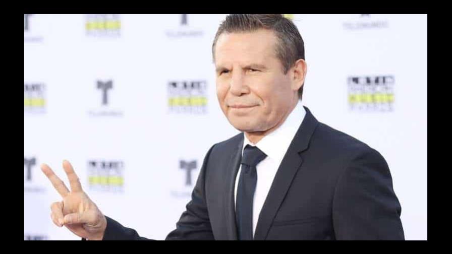 El legendario Julio César Chávez recibe el Premio Nacional del Deporte