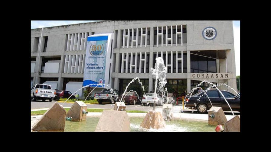 Ayuntamiento de Santiago y Coraasan entregan el sueldo 13