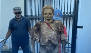 Familiares exhumaron el cadáver de señora y se sorprenden por el estado en que se conserva