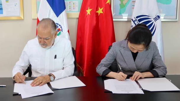 China dona más de un millón de pesos para compra de motocicletas a guardaparques