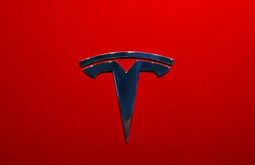 Tesla entrega camiones a fábrica de Pepsi en Nevada