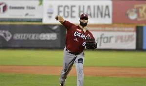 Pitcheo de calidad de Richelson Peña lleva a Gigantes a vencer a Leones