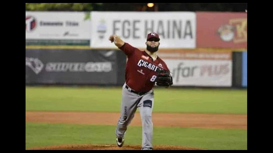 Pitcheo de calidad de Richelson Peña lleva a Gigantes a vencer a Leones