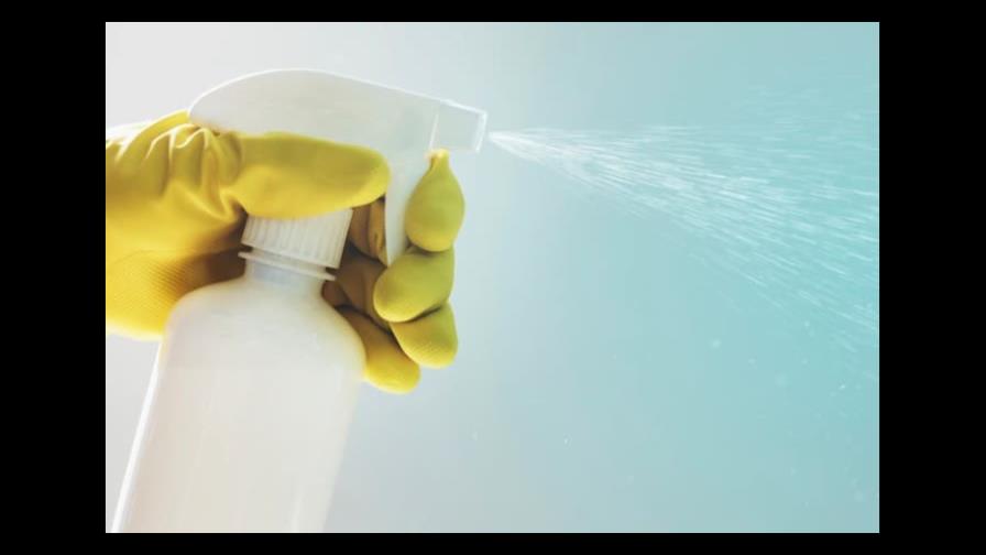 Así puedes preparar un spray aromatizante en casa