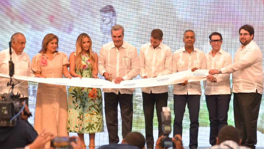 Abinader inaugura asfaltado de todas las calles del municipio Montecristi Abinader inaugura asfaltado de todas las calles del municipio Montecristi