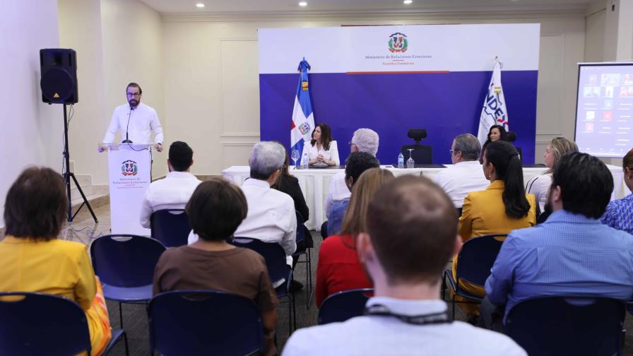 Convocan a concurso de escritura para dominicanos en el exterior
