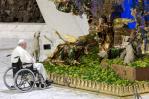 El papa: El belén recuerda una Navidad distinta a la consumista y comercial El papa: El belén recuerda una Navidad distinta a la consumista y comercial