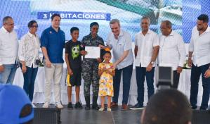 Presidente Abinader y Ministro Bonilla entregan proyecto Mi Vivienda
