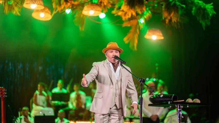 Pavel Núñez, a casa llena en el Teatro la Fiesta del hotel Jaragua