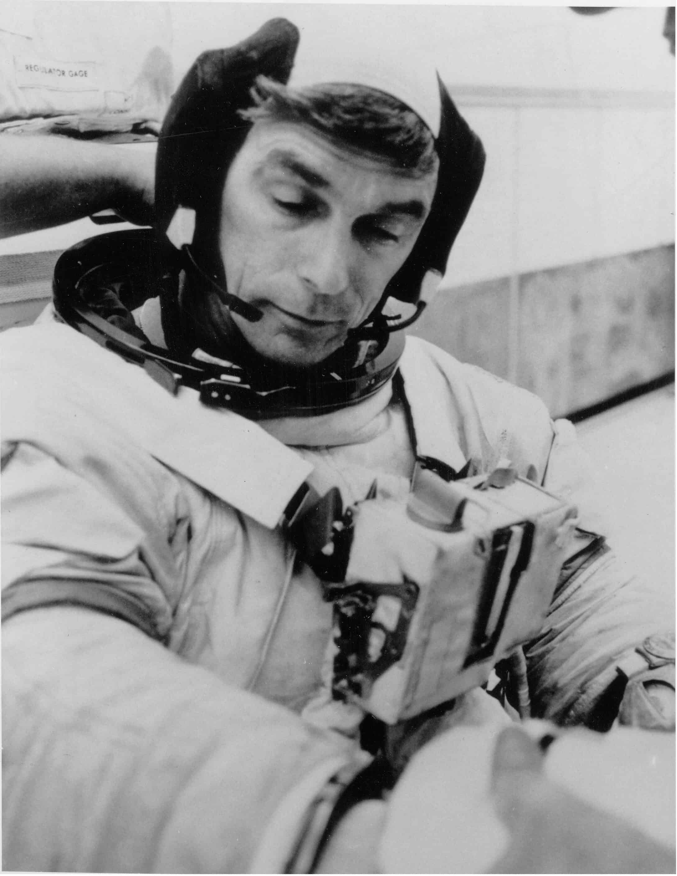 Imagen de archivo de Eugene Cerna, en la misión espacial Apolo 17, en 1972. EFE