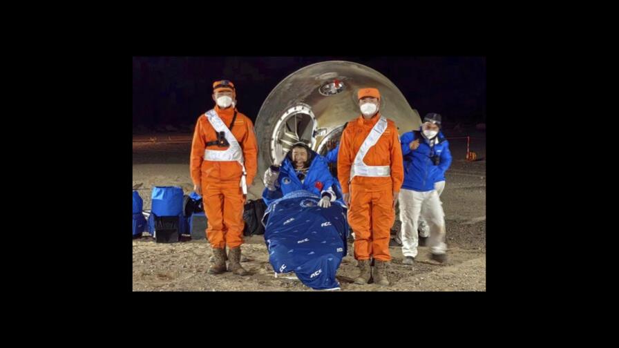 Astronautas chinos regresan a Tierra tras seis meses en estación Astronautas chinos regresan a Tierra tras seis meses en estación