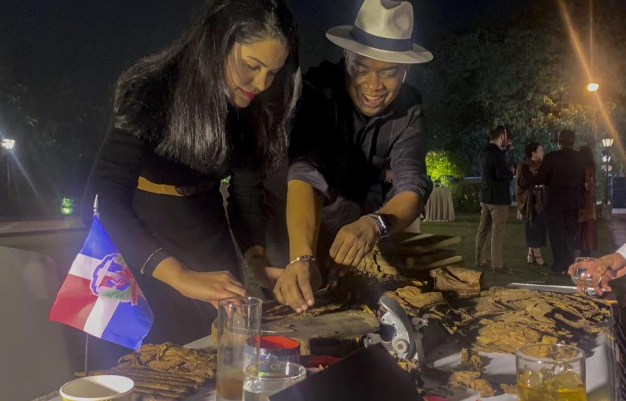 Ron y cigarros, embajadores de la República Dominicana en la India