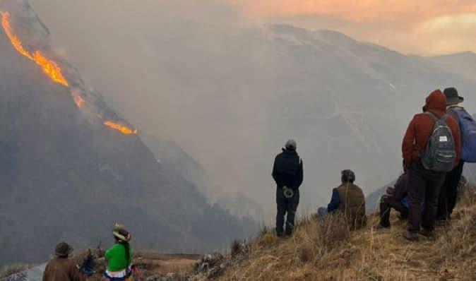 Incendio forestal deja al menos tres muertos y tres heridos en el sur de Perú