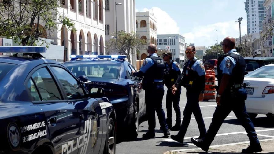 Desalojan dos escuelas en Puerto Rico por amenaza de tiroteos