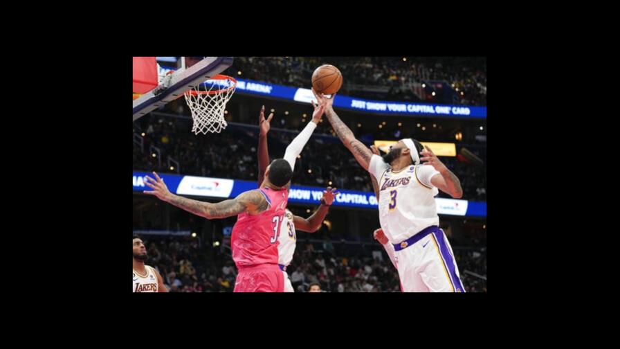 Con 55 puntos de Davis, Lakers vencen a Wizards