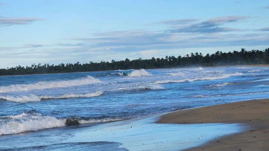 Ciudadanos denuncian limitaciones para acceder a playa Esmeralda en Miches Ciudadanos denuncian limitaciones para acceder a playa Esmeralda en Miches