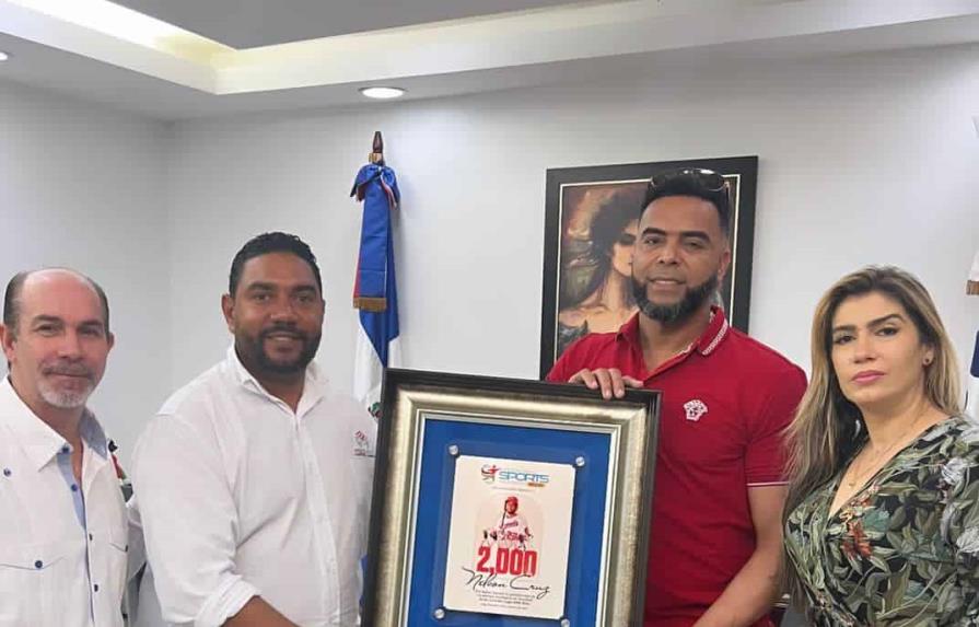 Fundación Internacional Sport Reconoce a Nelson Cruz.