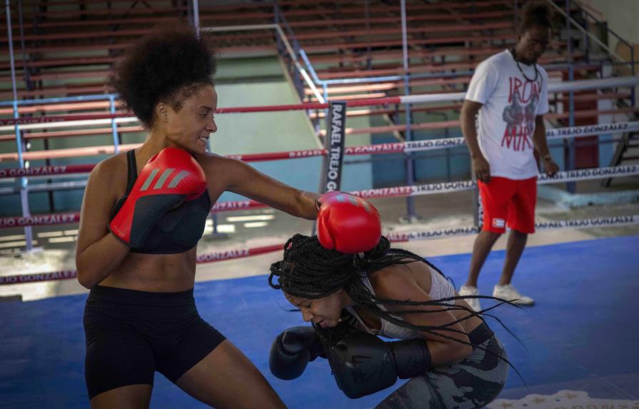 Cuba autoriza boxeo femenino y abre programa de fomento