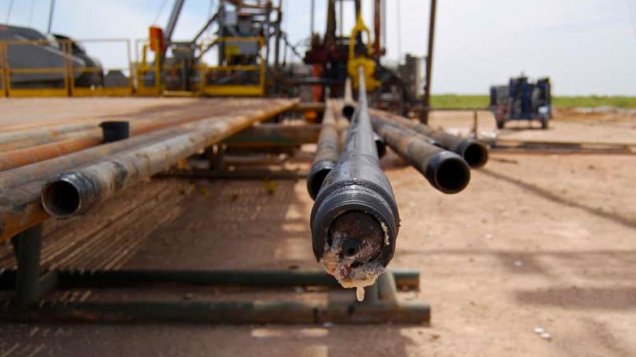 El petróleo de Texas baja 3.5 % y cierra en su precio más bajo del año