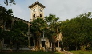 Desalojan una universidad de Puerto Rico por amenaza de artefacto explosivo