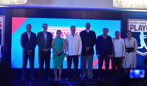 Abinader acompaña a ejecutivos de asociación de peloteros a la instalación de oficina en RD