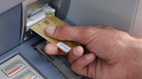 Bloqueos arbitrarios de cuentas de bancos siguen afectando a usuarios