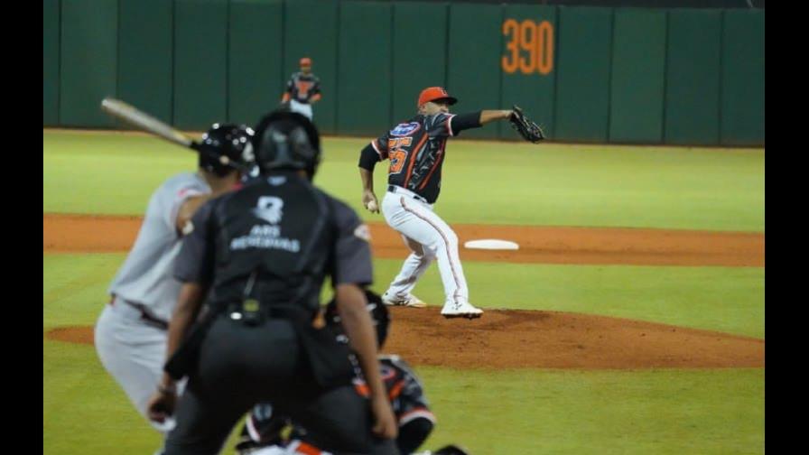 Los Toros del Este vencieron a los Leones en el Francisco Micheli