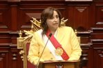 La abogada Dina Boluarte jura como primera presidenta de la historia de Perú