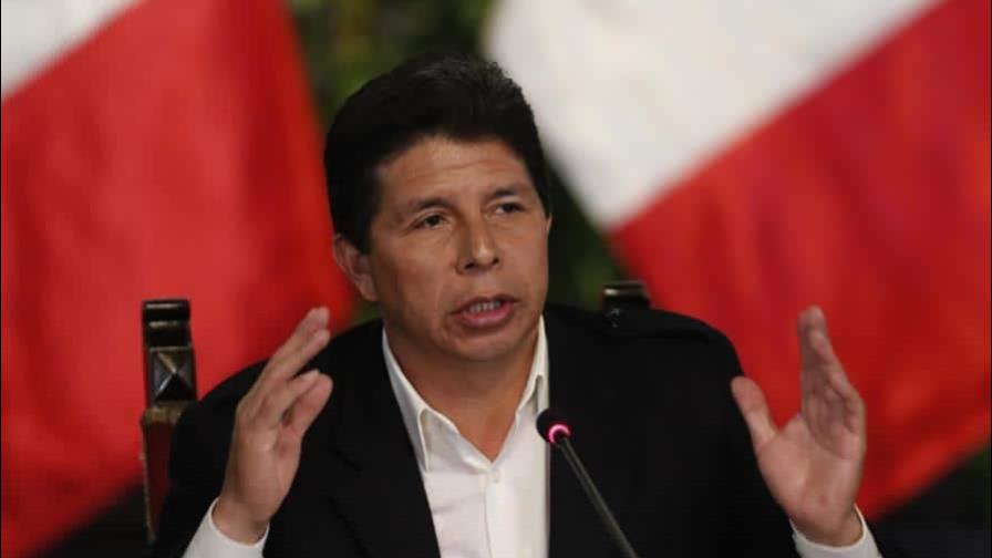 Presidente de Perú enfrenta el tercer intento de destitución