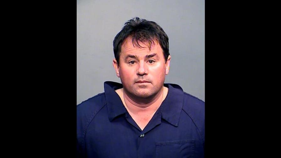 Un hombre en EEUU es acusado de liderar secta y tener 20 esposas