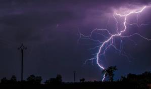 Más de 900 muertos por rayos en la India con la crisis del clima de fondo