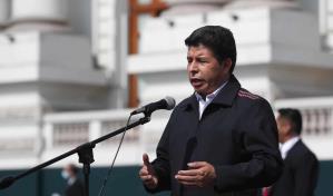 El presidente de Perú abandona el Palacio de Gobierno con rumbo desconocido