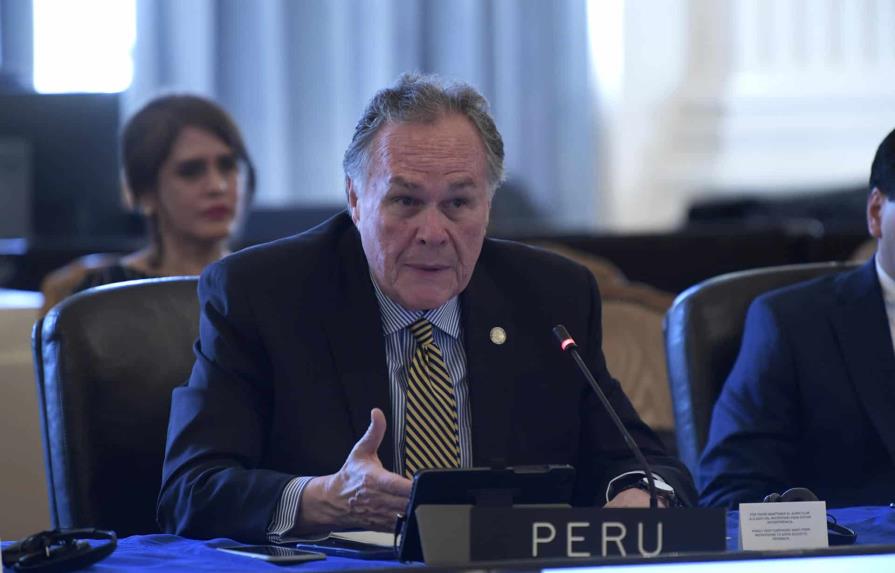 Renuncia el embajador de Perú ante la OEA tras el anuncio de Castillo de disolver el Congreso