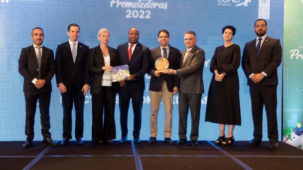 CONEP y PNUD galardonan programa Emprendamos Juntos con Coca-Cola