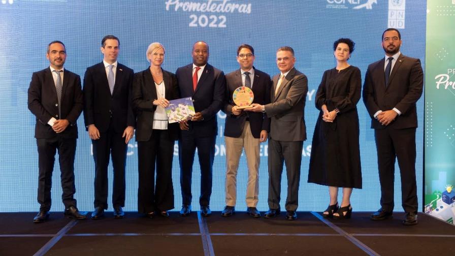 CONEP y PNUD galardonan programa Emprendamos Juntos con Coca-Cola