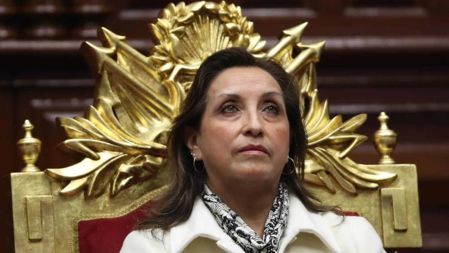 Dina Boluarte, la primera presidenta de un Perú en crisis