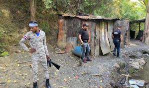 Video | Policía destruye fábrica clandestina de bebidas alcohólicas en Navarrete