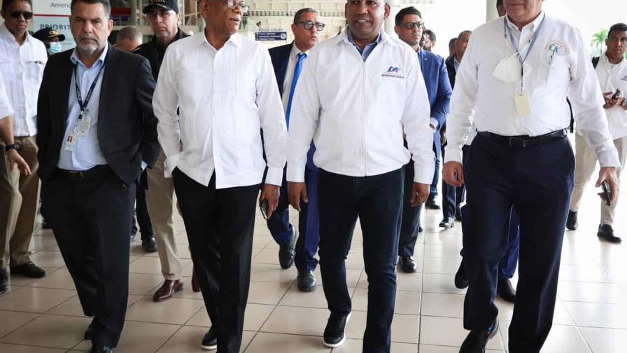 Departamento Aeroportuario y Migración supervisan Aeropuerto del Cibao Departamento Aeroportuario y Migración supervisan Aeropuerto del Cibao