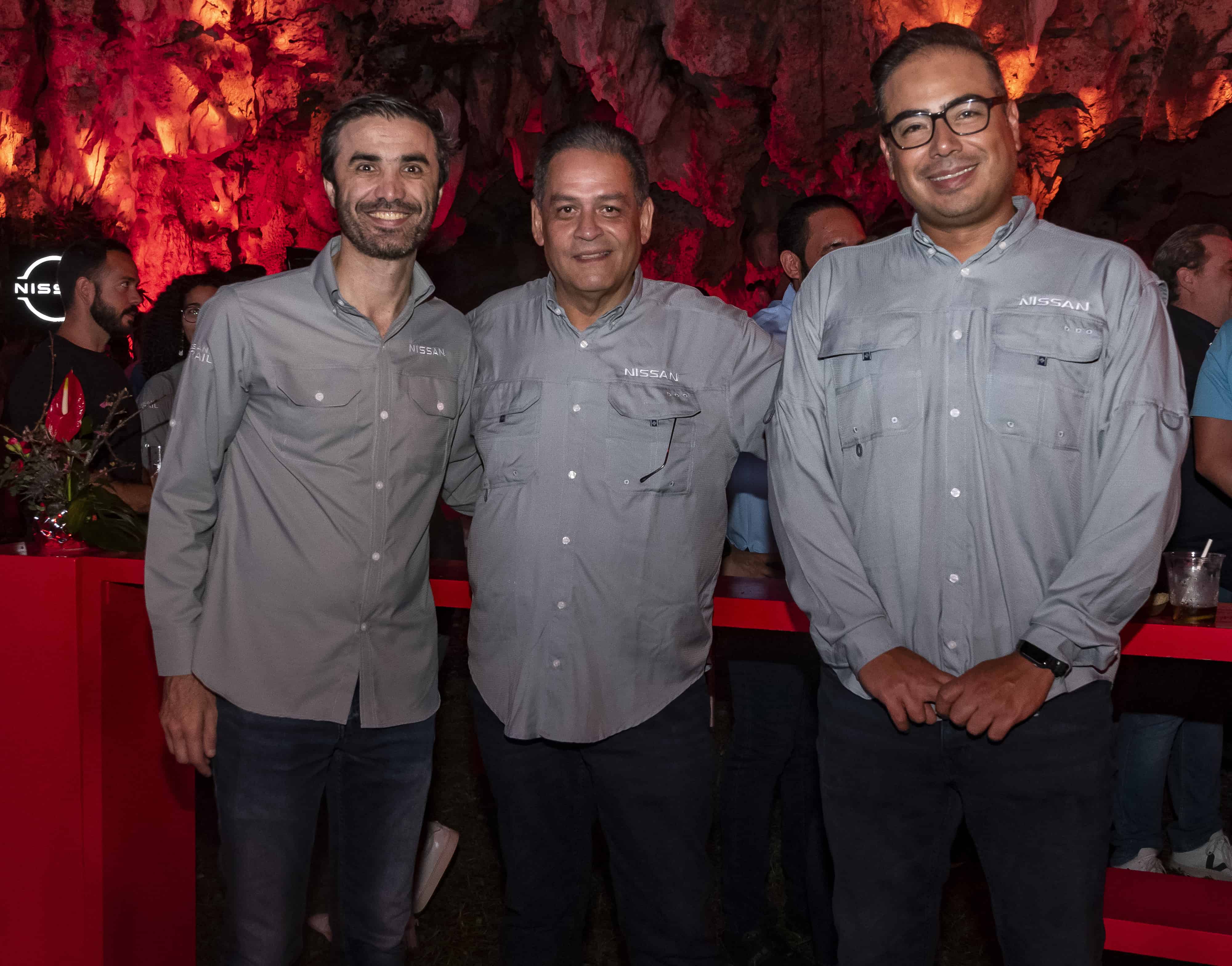 <font style=vertical-align: inherit;><font style=vertical-align: inherit;>Luis Pérez, Salvador Álvarez y Jorge Estrada.</font></font>