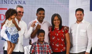 Presidente Abinader entrega segunda etapa complejo Mi Vivienda La Barranquita