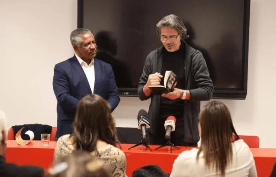 Escritor dominicano Juan Colón recibe premio en Milán, Italia