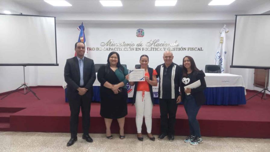 Abogados Enmanuel Acosta y Dilcia Ureña imparten curso sobre lavado de activos y Extinción de Dominio