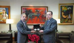 Gobernador del Banco Central es reconocido por Efemérides Patrias