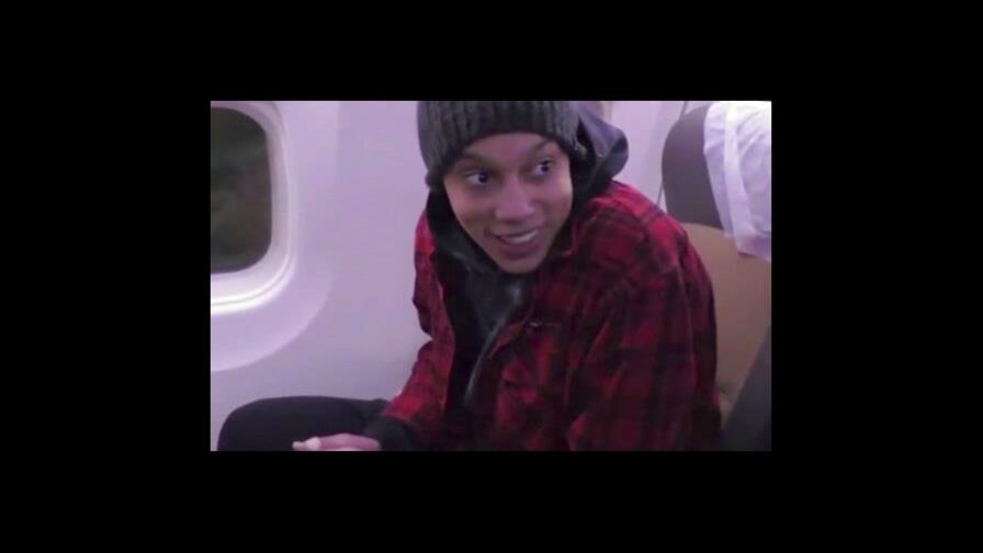 Festejan en EEUU excarcelación y regreso de Brittney Griner al país Festejan en EEUU excarcelación y regreso de Brittney Griner al país