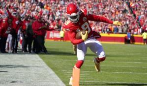 Chiefs podrían contar con Thuney y Toney ante los Broncos
