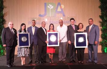 Fundación Rica reconoce a tres organizaciones por labor de sostenibilidad
