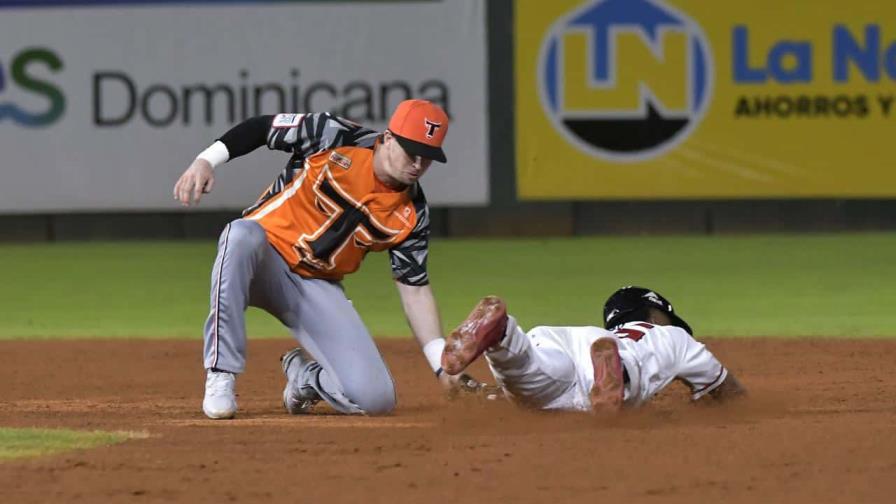 Los Toros blanquean al Escogido y se colocan a dos juegos del cuarto lugar