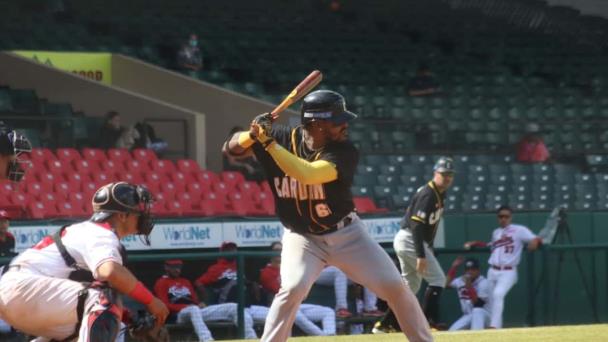 Jonathan Rodríguez decidió la victoria de los Gigantes de Carolina
