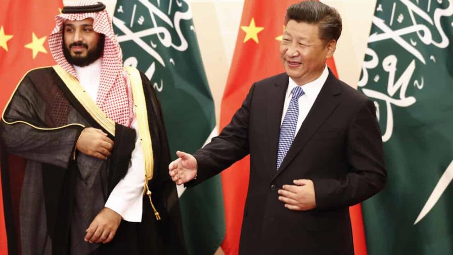 Xi Jinping se reúne con dirigentes de Arabia Saudita, donde se prevé la firma de grandes contratos Xi Jinping se reúne con dirigentes de Arabia Saudita, donde se prevé la firma de grandes contratos