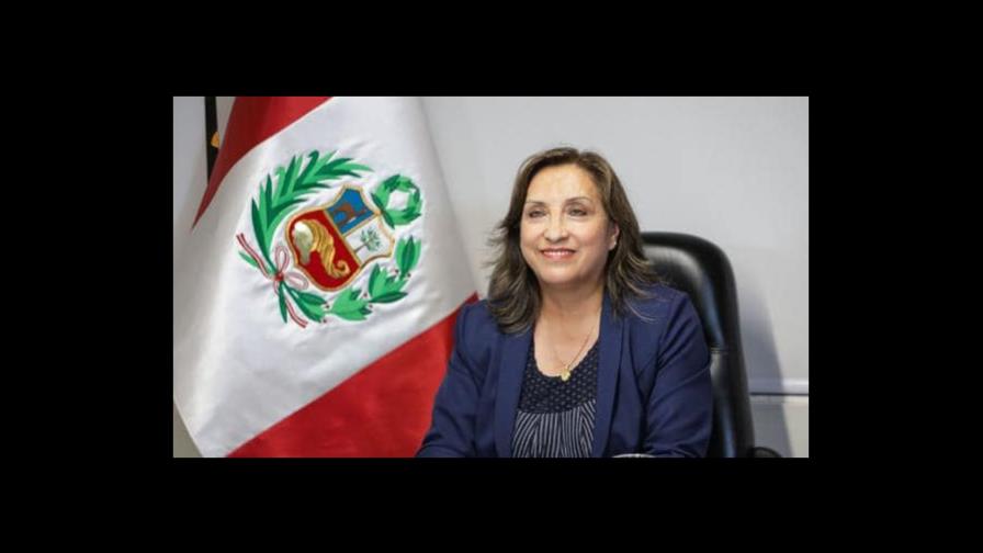 Nueva presidenta de Perú busca formar gobierno tras autogolpe fallido de Castillo Nueva presidenta de Perú busca formar gobierno tras autogolpe fallido de Castillo